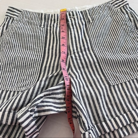 Gap Girlfriend Chino High Waist Blue and White Stripes Shorts. Size 8 - Picture 13 of 14